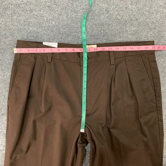 St Johns Bay Pleated Pant Mens 38 Brown Cotton Blend Classic Fit Easy Care Chino - Picture 7 of 13